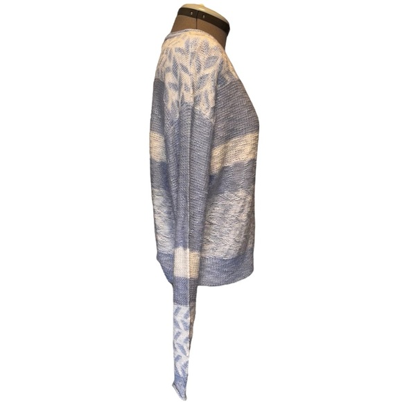 NYC Alliance | NWT Soft Blue & White Chevron Stripe Sweater | Size M - Picture 5 of 9